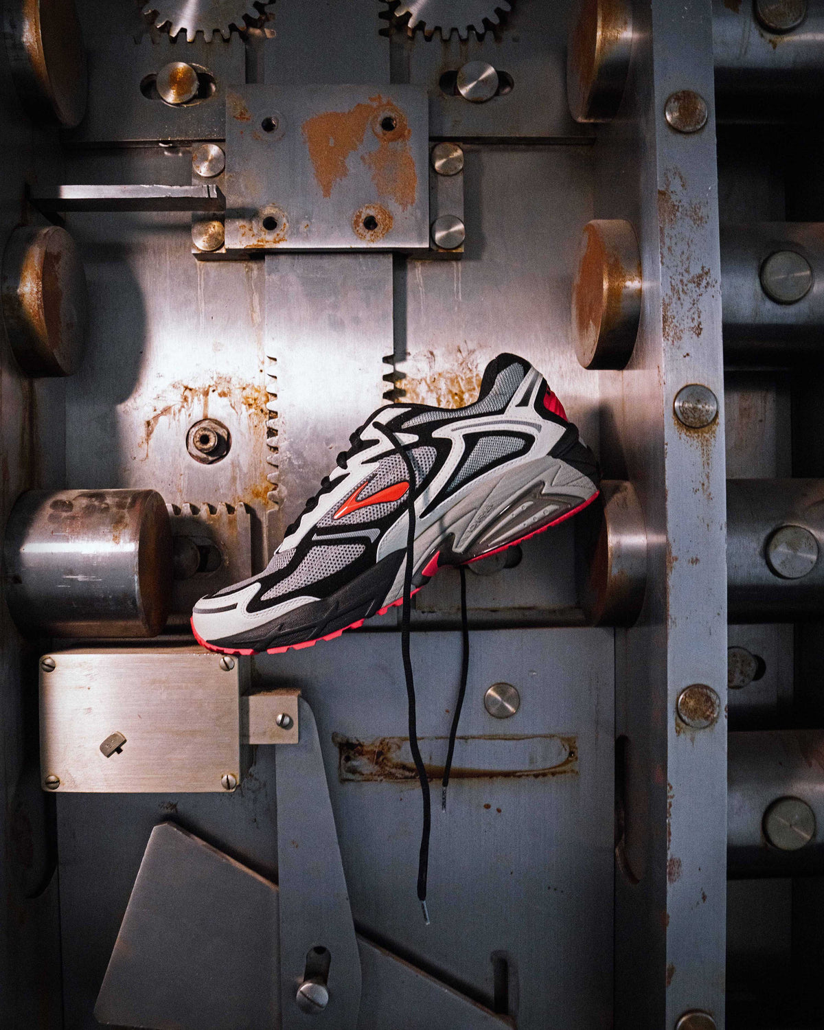 STAPLE x BROOKS