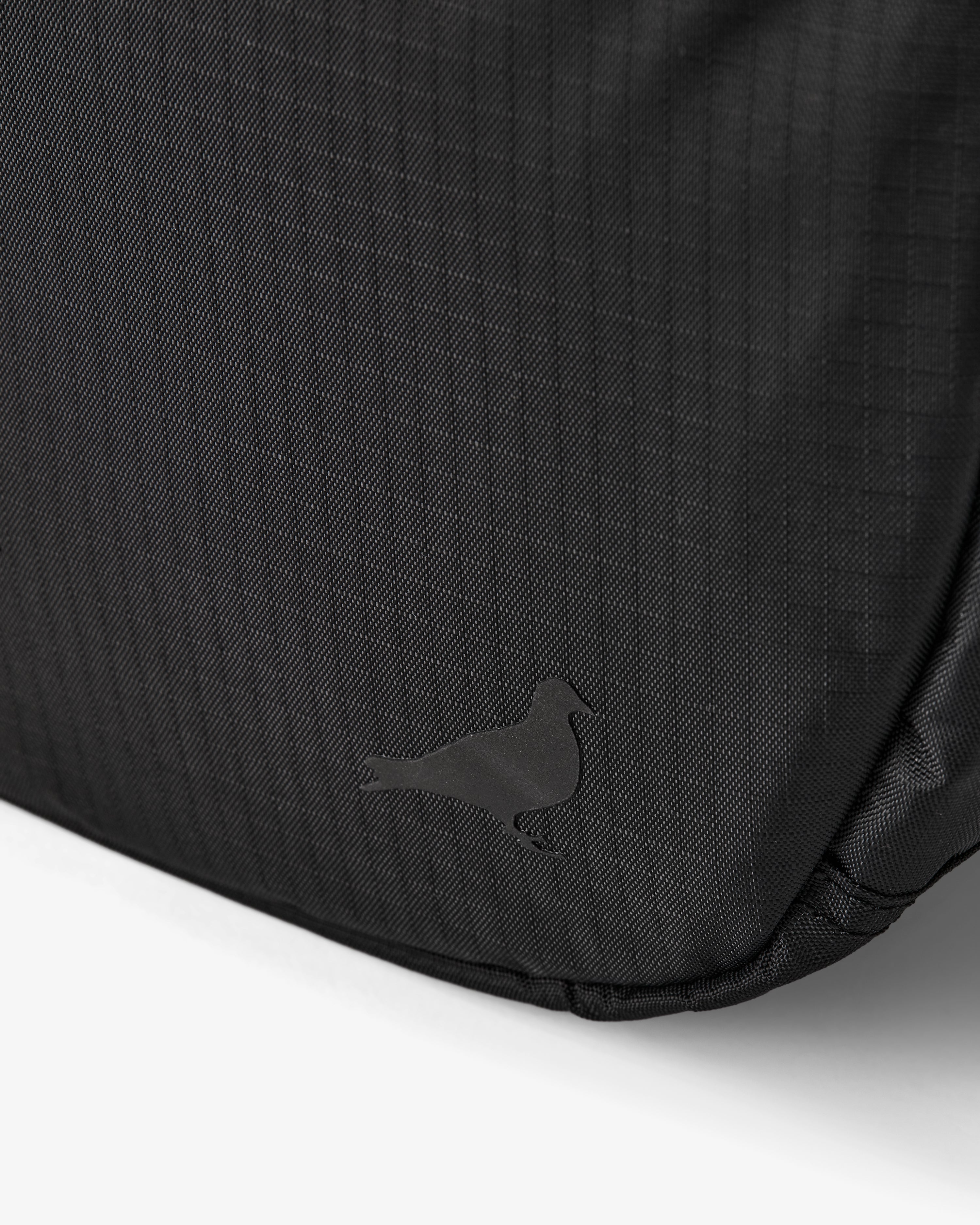 Logo Cross Bag – Staple