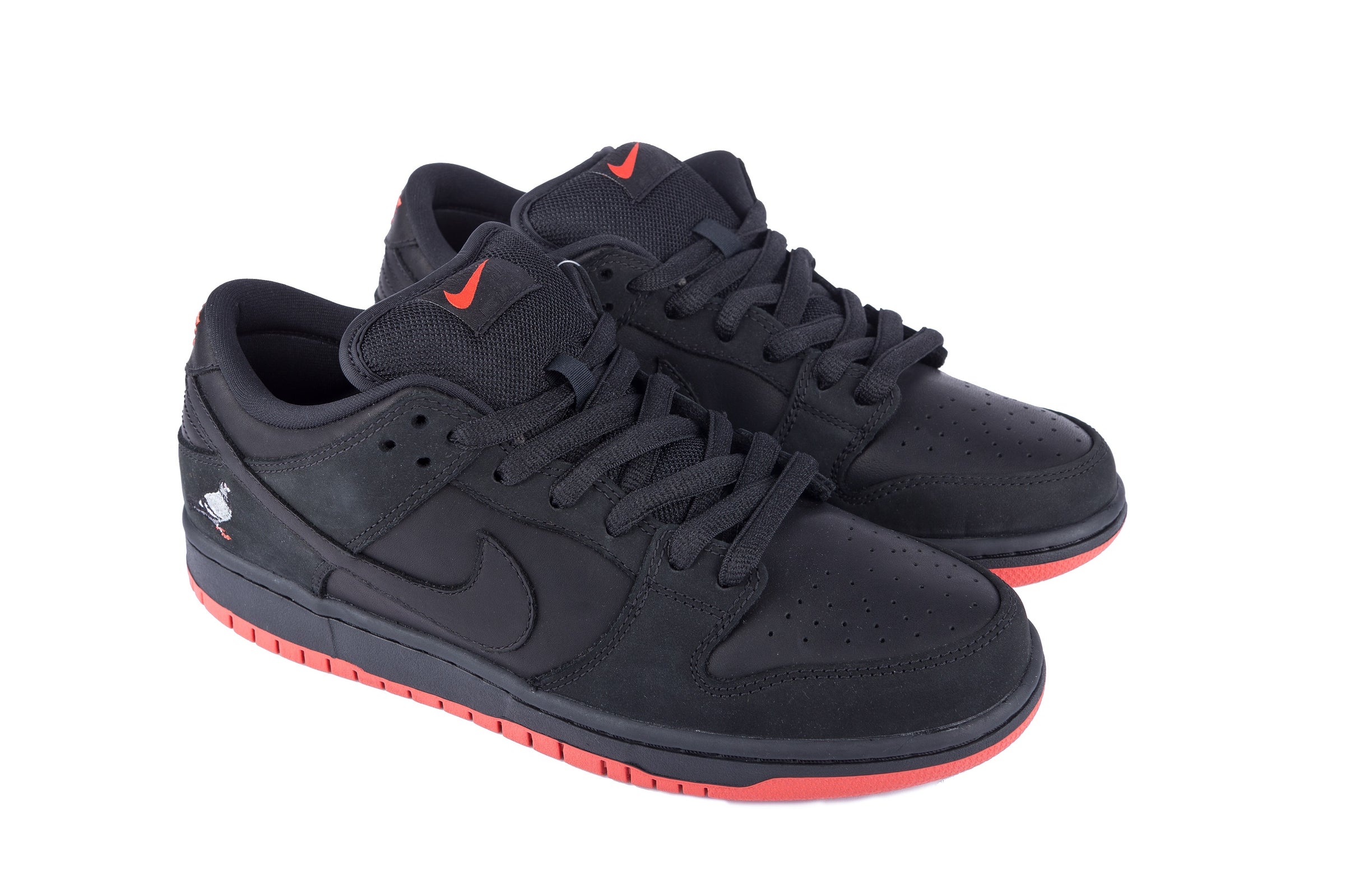 Master diploma bom Grillig Staple Pigeon Staple x Nike SB Black Pigeon